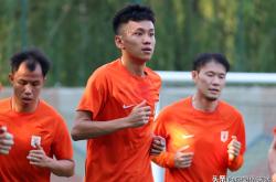 开云体育下载-球员纷纷换队中超转会市场持续升温，众多球员加盟新球队的简单介绍