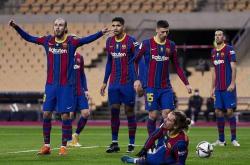 开云体育在线-巴塞罗那客场遭遇进球荒，主帅面临压力