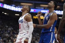 开云体育入口-快船客场胜国王再登榜首