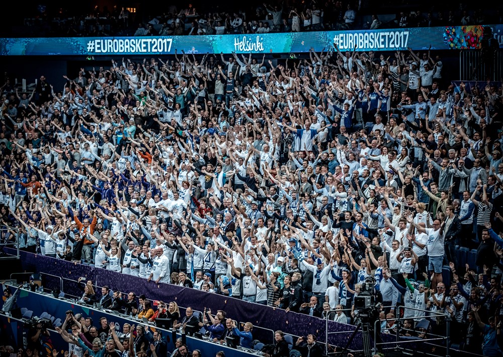 包含欧洲篮球联赛决赛精彩纷呈，球员风采迷人的词条