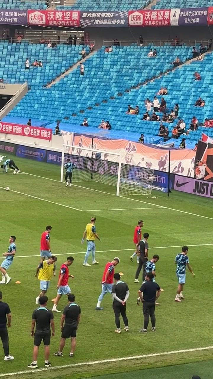 亚洲足球精英赛场上拼尽全力 亚洲足球精英赛场上拼尽全力