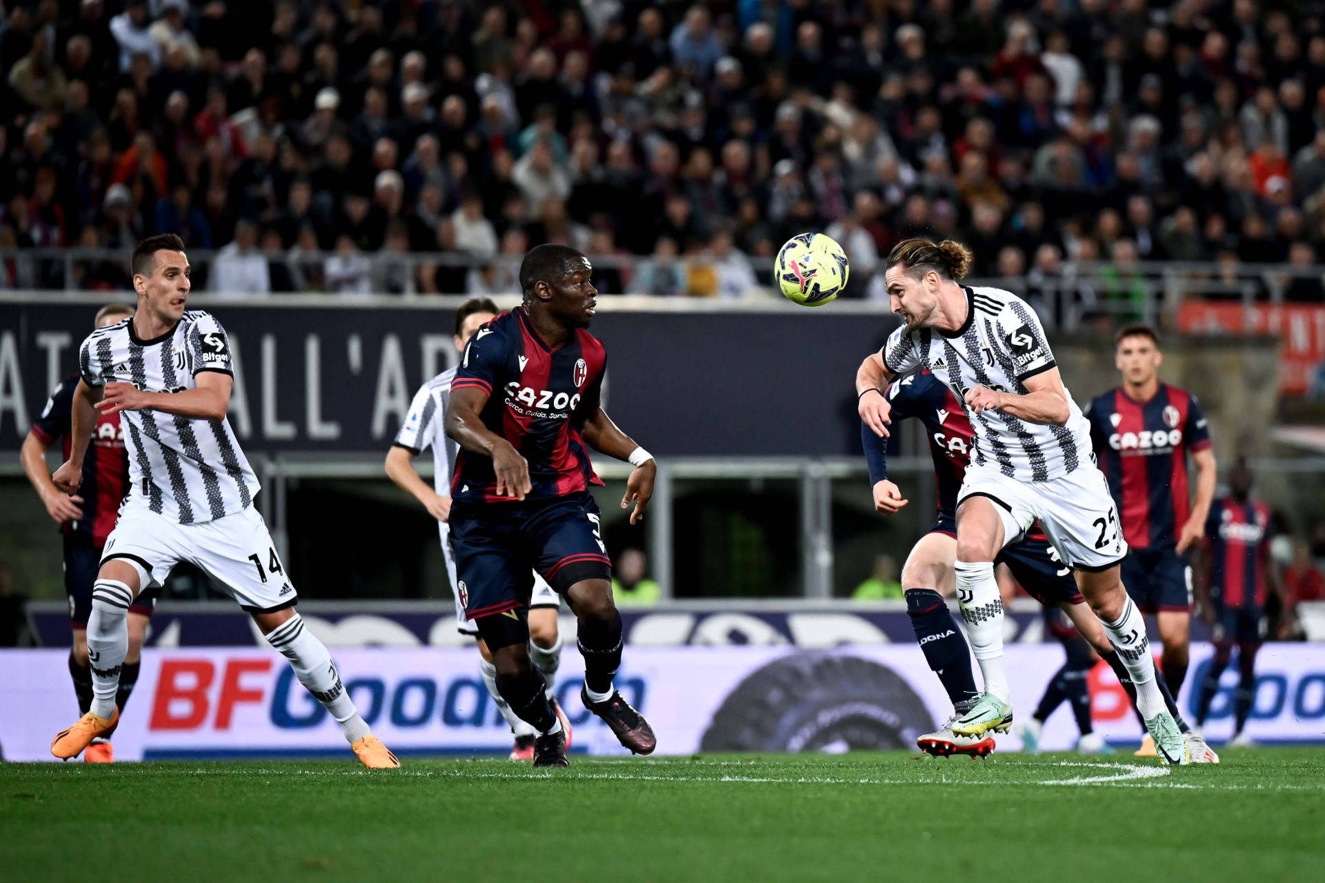 欧预赛:波兰大胜斯洛文尼亚一触即发 欧预赛:波兰大胜斯洛文尼亚一触即发