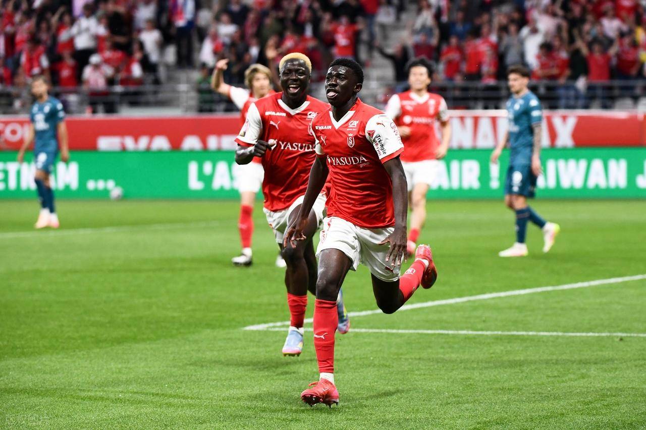 勒阿弗尔赢得与斯特拉斯堡的艰难比赛法甲新秀表现惊艳的简单介绍