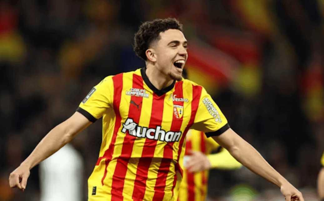 包含朗斯队员表现低迷，球队连续遭遇挫折的词条