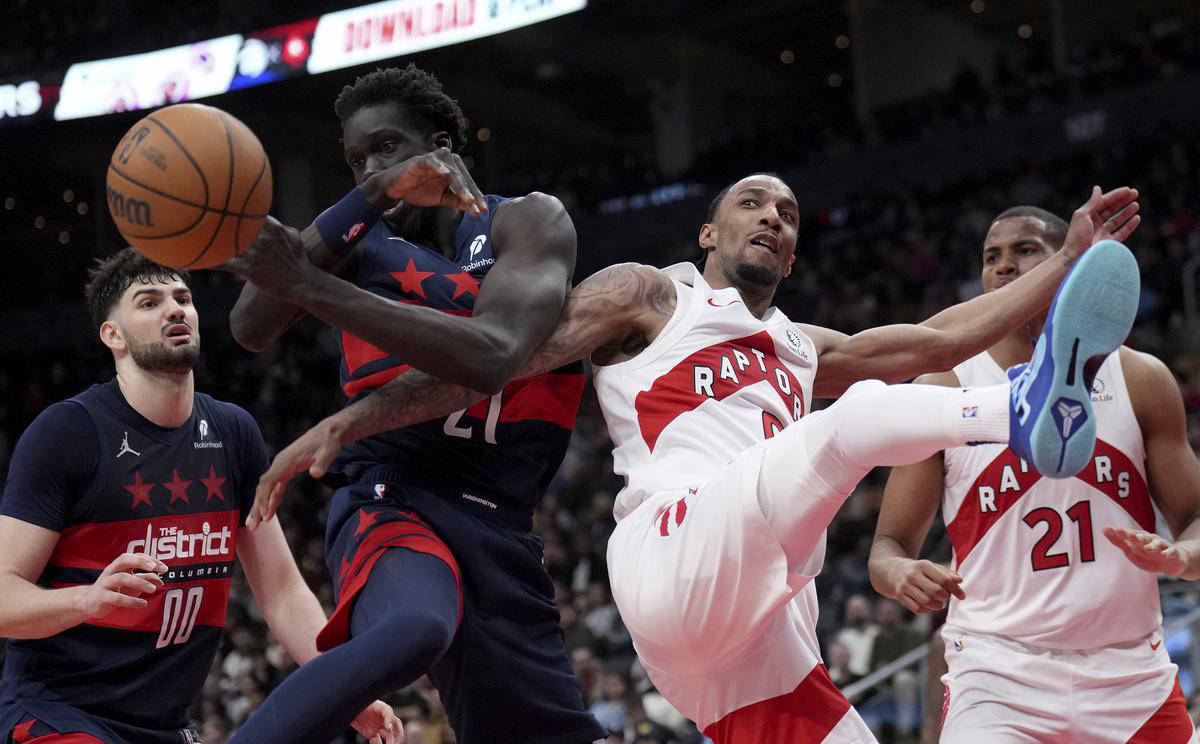 猛龙大胜篮网,取得四连胜 猛龙大胜篮网,取得四连胜