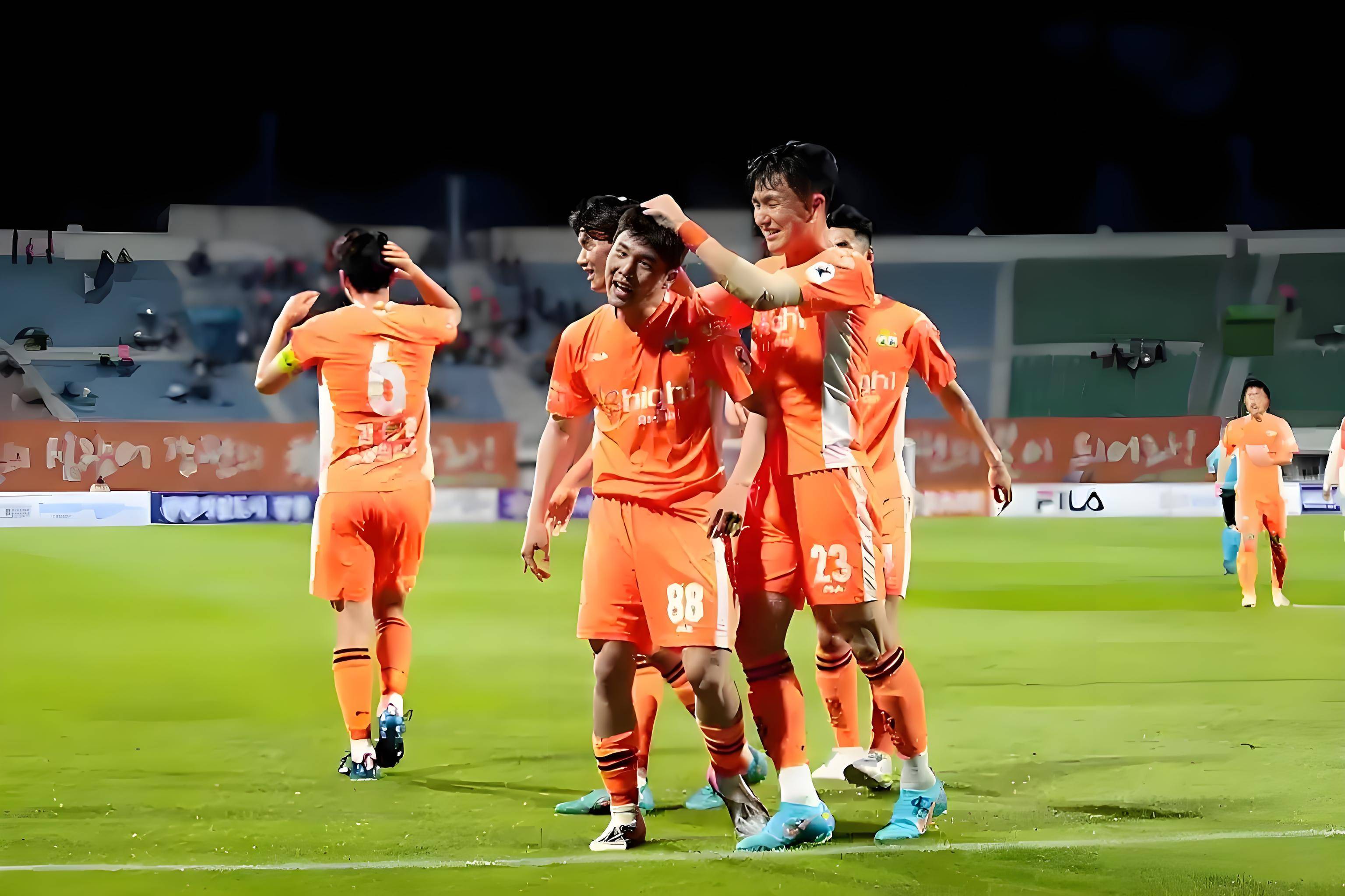 广州恒大客场1-1战平韩国全北现代,亚冠小组赛出线前景堪忧 广州恒大客场1-1战平韩国全北现代,亚冠小组赛出线前景堪忧