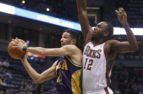 雄鹿胜黄蜂,继续领跑 雄鹿胜黄蜂,继续领跑