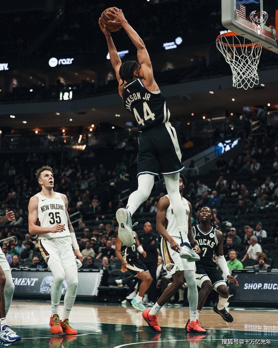 雄鹿再胜奇才,实现八连胜 雄鹿再胜奇才,实现八连胜